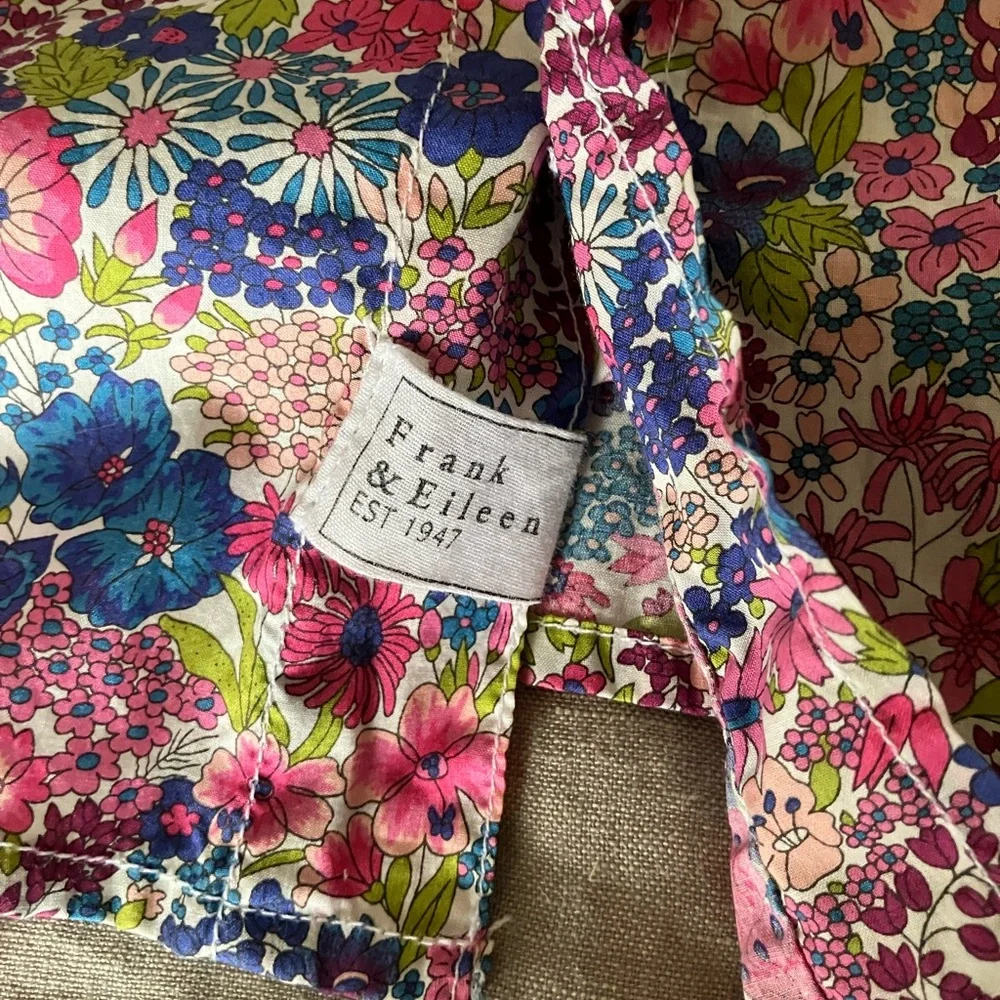 Frank & Eileen Floral Barry Button Down Blouse - Size XS - Picture 4 of 6